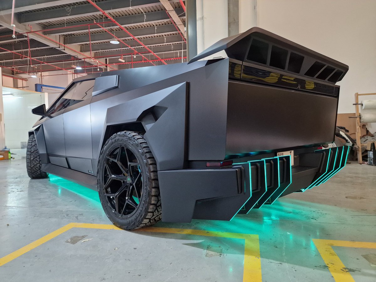 NotATeslaApp's tweet image. What do you think of this custom Cybertruck kit, the TK Cybertron.

Custom built by Zeeshan Khan