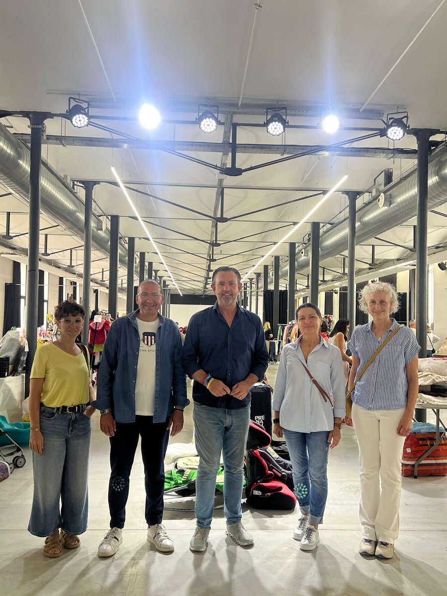 PopularsInca's tweet photo. 🎉 Avui hem pogut conèixer de primera mà la tasca incansable de les associacions i entitats a la fira de la solidaritat a Inca. Gràcies al conseller Àlex Sáenz de San Pedro per acompanyar-nos en aquest acte tan important! 🤝 #RecuperamInca https://t.co/F1MUeDig59