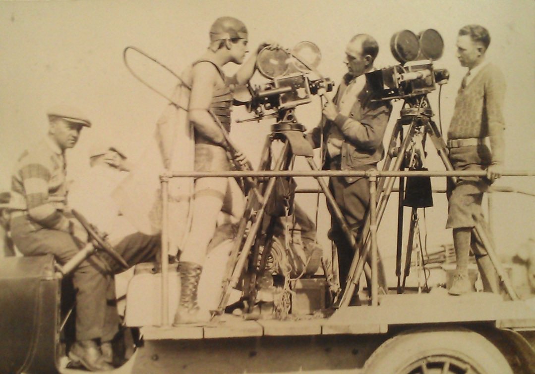 1926 Live tweet media