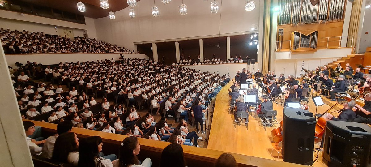 🎤Miguel Rios siembra humanidad en Granada

✍️Comparto con ustedes estas humildes líneas sobre la bonita iniciativa del cantante.

bauldechus.blogspot.com/2025/05/miguel…