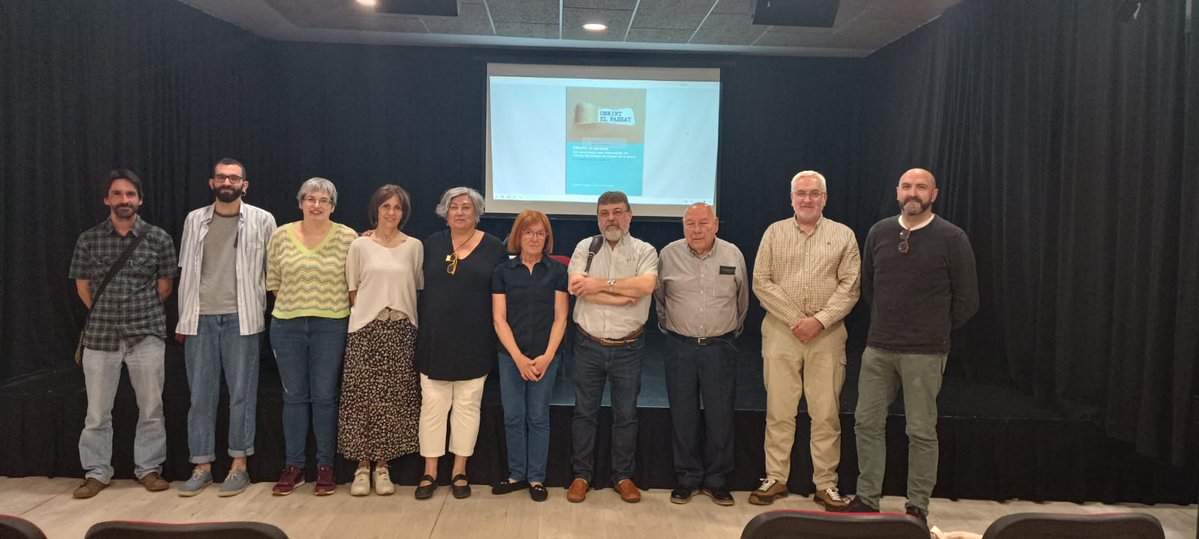 Centre d'Estudis Selvatans (@estudis_d) on Twitter photo Avui hem presentat a Cassà de la Selva la darrera publicació digital de l'Arxiu Municipal "Obrint el passat", amb la gent del GREC i conf. de <a href="/figueras_nar/">Narcís Figueras Capdevila</a> sobre "Els estudis locals, ahir i avui". <a href="/ccentresestudis/">Coordinadora Centres d'Estudis de Parla Catalana</a> <a href="/iramunt/">Institut Ramon Muntaner</a> <a href="/ajcassa/">Ajuntament de Cassà</a> <a href="/radiocassa/">Ràdio Cassà</a> <a href="/cassadigital/">Cassà Digital</a> Avui hem presentat a Cassà de la Selva la darrera publicació digital de l'Arxiu Municipal "Obrint el passat", amb la gent del GREC i conf. de <a href="/figueras_nar/">Narcís Figueras Capdevila</a> sobre "Els estudis locals, ahir i avui". <a href="/ccentresestudis/">Coordinadora Centres d'Estudis de Parla Catalana</a> <a href="/iramunt/">Institut Ramon Muntaner</a> <a href="/ajcassa/">Ajuntament de Cassà</a> <a href="/radiocassa/">Ràdio Cassà</a> <a href="/cassadigital/">Cassà Digital</a>