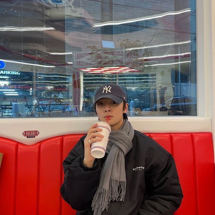 Stayjjang's tweet photo. ★彡[coffee, honey, and bread]彡★ʕ•ᴥ•ʔ❥

#StaySelcaDay #SSD #Stay #StayBeautiful #StrayKids #스트레이키즈 #IN #아이엔 #양정인 @Stray_Kids https://t.co/Wm0VB4U3Kq