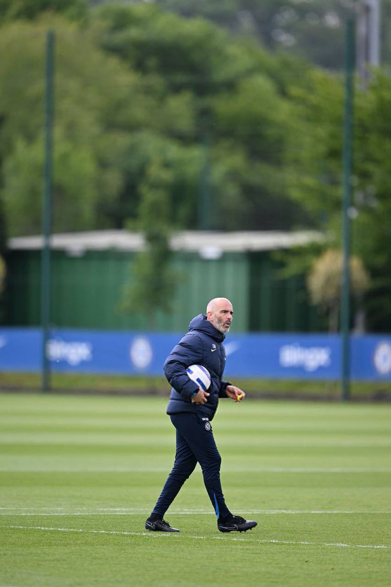 onlybluevybes's tweet photo. One game to go and y’all sweating over top 4. Chelsea fans? Just chilling 🍿 We’ve seen chaos, now we’re cooking a comeback. New era, new energy. Next season we’re not chasing UCL — we’re setting the pace. 💙 #CFC #KTBFFH #ChelseaRebuild https://t.co/RwbjLKpz4j