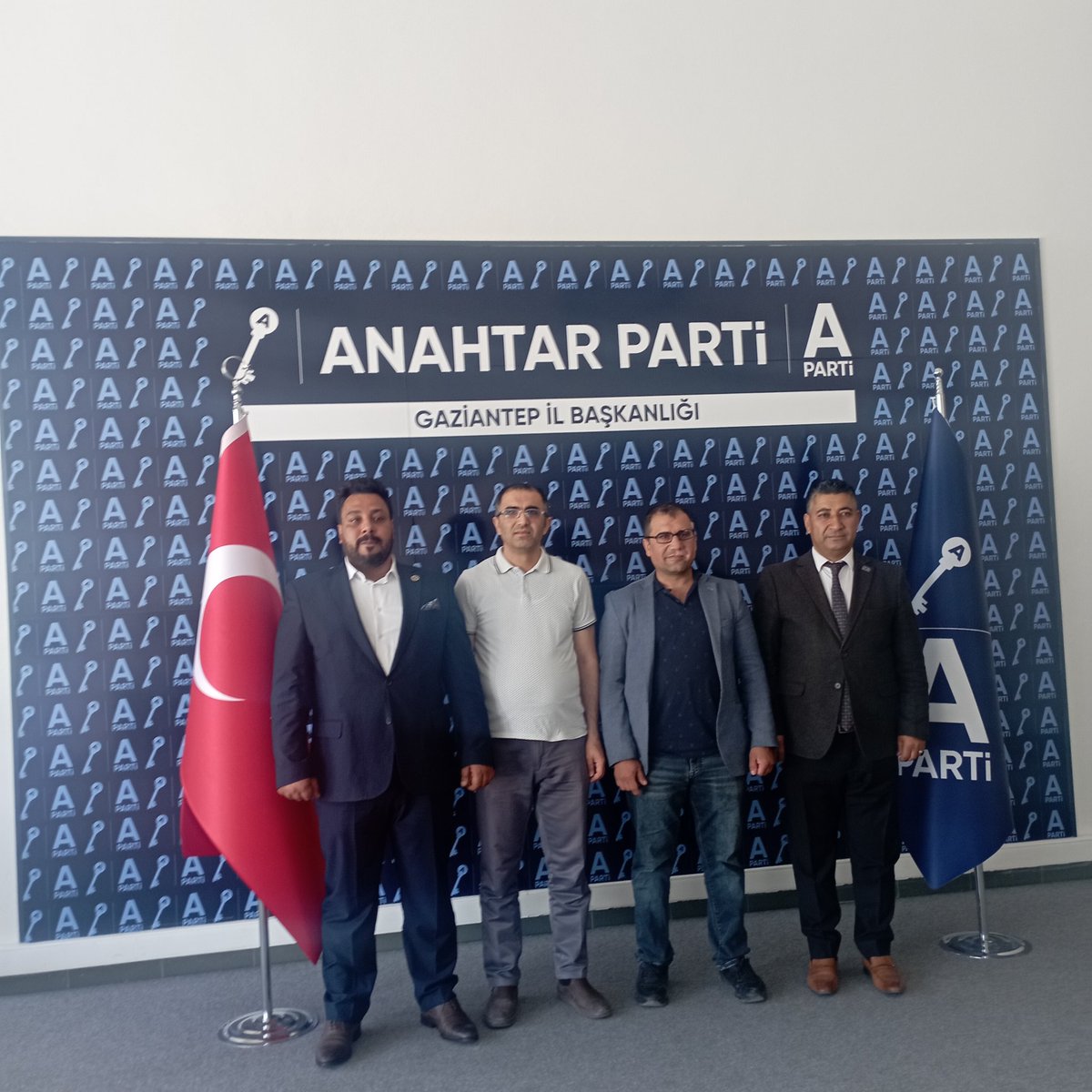 GAZİANTEP STAJ ÇIRAKLIK MAĞDURLARI DERNEĞİ (@gaziantepscsm) on Twitter photo SGKdan Çifte Standart
Dünyanın hiçbir yerinde kısa ve uzun kol sigorta ayrımı yoktur.
<a href="/GaziantepAParti/">Anahtar Parti Gaziantep İl Başkanlığı</a> il başkanlığına ziyaretimiz, vermiş oldukları destek için çok teşekkür ederiz.
<a href="/yavuzagiraliog/">Yavuz Ağıralioğlu</a>
<a href="/anahtarparti/">Anahtar Parti</a>
<a href="/CebrailBayrakc1/">Cebrail Bayrakçı</a>
#TürkiyedekiÇırakStajyerinSuçuNe SGKdan Çifte Standart
Dünyanın hiçbir yerinde kısa ve uzun kol sigorta ayrımı yoktur.
<a href="/GaziantepAParti/">Anahtar Parti Gaziantep İl Başkanlığı</a> il başkanlığına ziyaretimiz, vermiş oldukları destek için çok teşekkür ederiz.
<a href="/yavuzagiraliog/">Yavuz Ağıralioğlu</a>
<a href="/anahtarparti/">Anahtar Parti</a>
<a href="/CebrailBayrakc1/">Cebrail Bayrakçı</a>
#TürkiyedekiÇırakStajyerinSuçuNe