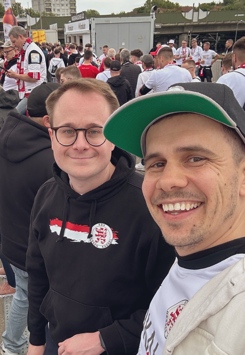 Day off the Bundesliga to watch Hessenpokal - <a href="/RaeComm/">Derek Rae</a>’s KSV Hessen Kassel in the final against Wehen Wiesbaden here in Frankfurt!