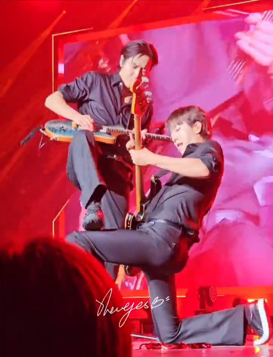 dinimollababy's tweet image. best duo guitarist &amp;amp; bassist

#redvibes ❤️‍🔥

#CNBLUE #씨엔블루 #VOYAGE_into_X
#VOYAGE_into_X_Kaohsiung
#RoadtoTOKYODOME  
From CNBLUE UN Support