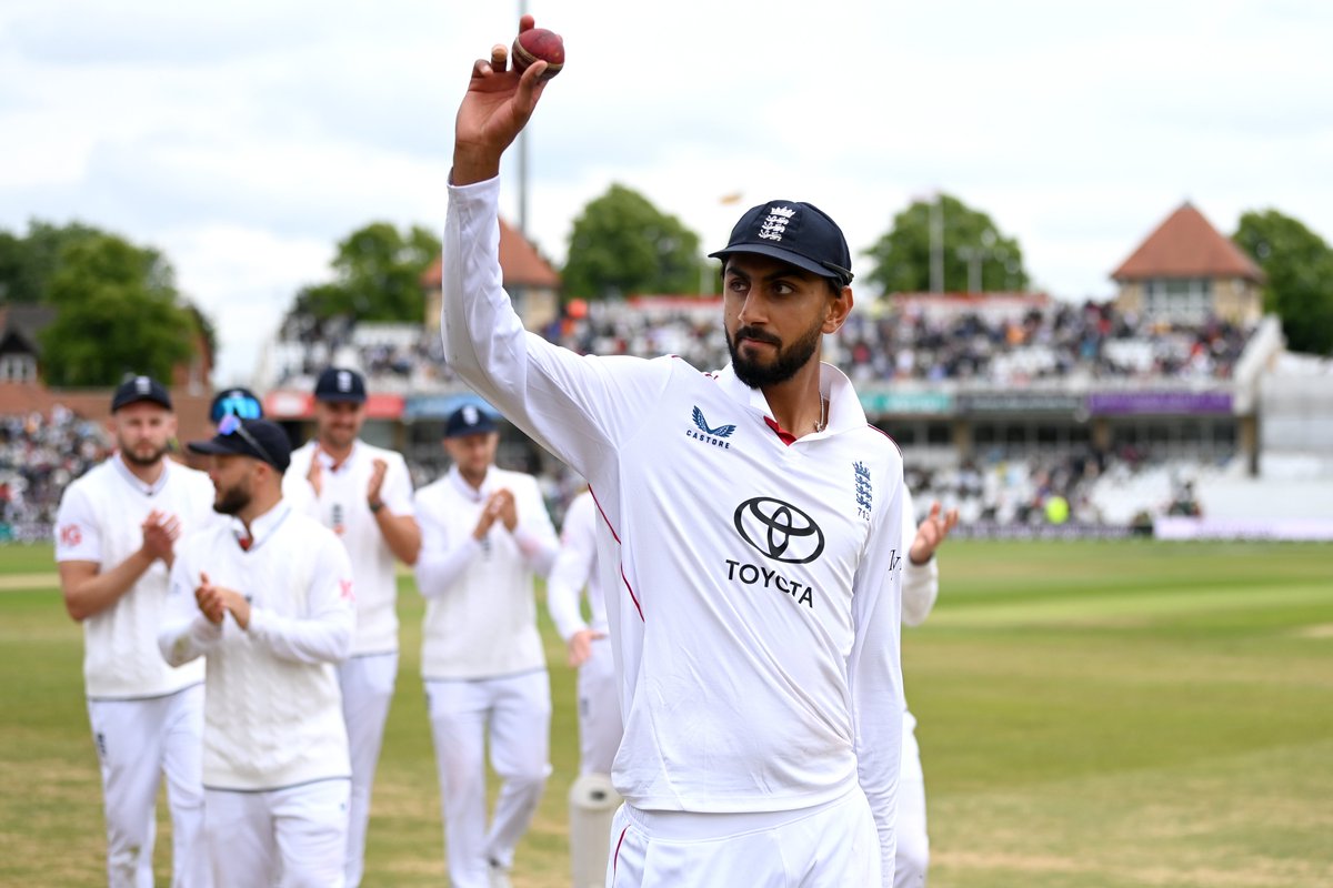 England Cricket tweet media