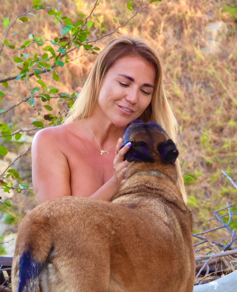Tr.ee/jennys Love is contagious ❤️ Spread some today to everyone around you—it makes the world brighter! 🌟 Who will you share your love with today? 💬 #ShareTheLove #Positivity #KindnessMatters #jennyscordamaglia #staypositive #positivenergy #miamitv #tantra #energy