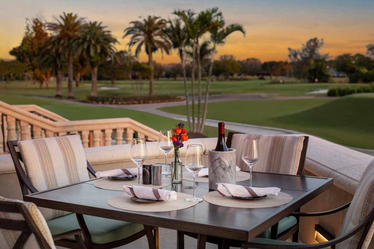 Wrapped up your round? Fairways is just a few steps away.