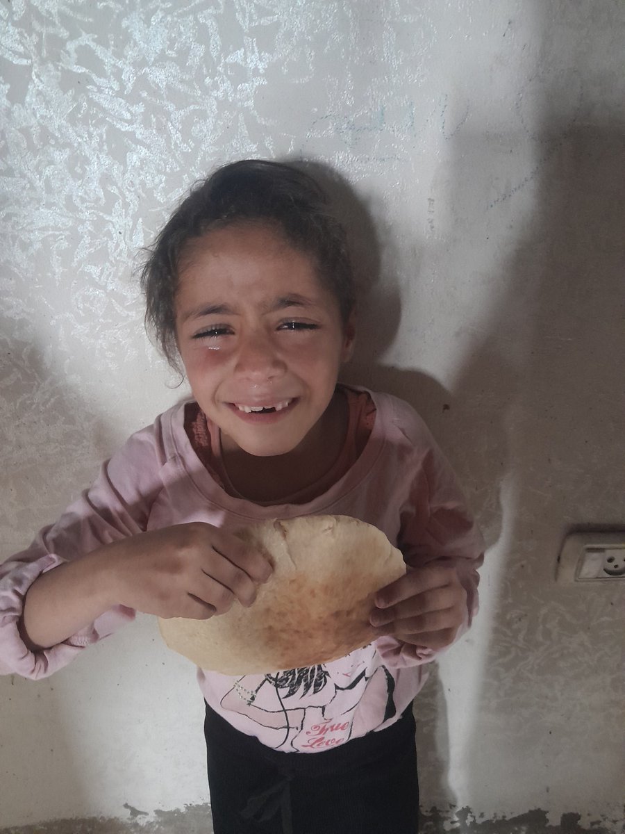 WfaMtr64836's tweet image. I am Wafaa and my beautiful daughter Fatima. We need food and drink. Please help me. We need your donations. My children do not get one face a day. chuffed.org/project/126993…