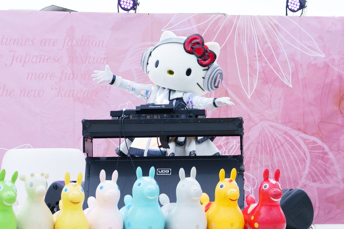 ＼＼＼ 🤍きゅるんParty 🤍／／／

‥∵‥ 🎀🫧5/24 即出し情報 🫧🎀 ‥∵‥

✨ MALYMOON FASHION SHOW ✨

▶▶▶ Special Guest

🤍 DJ Hello Kittyちゃん 🎧

￣￣￣￣￣￣￣￣￣￣￣￣￣
 #きゅるんParty #マリームーン