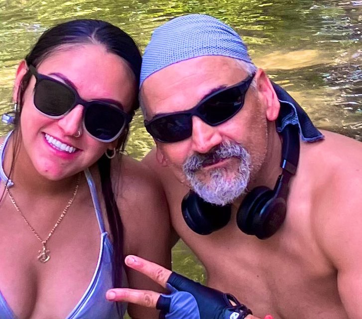 Good morning everyone! Please join me and wishing my daughter Meleana a happy birthday!! She has made 28 trips around the sun!! 

Thank you my friends!! ❤️