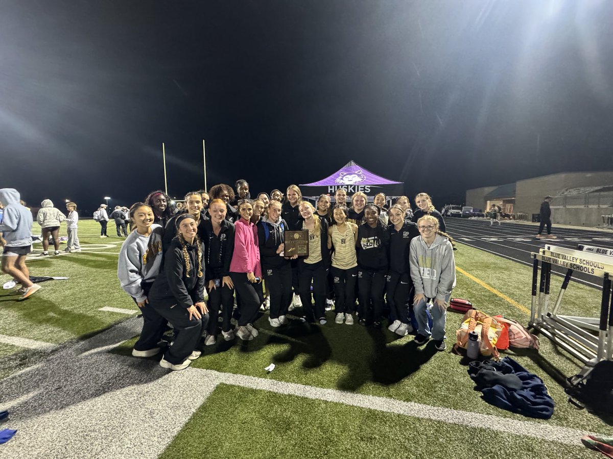 BVHS Cross Country (@bvhs_xc) on Twitter photo 4x800 RELAYS STATE QUALIFIED
β’ BOYS β Brayden Troutman, Drew Howell, Carter Moser, Miles Faulkner
β’ GIRLS β Macy Triplett, Paige Faulkner, Madison Wang, Dayna Bemiss
βΌοΈ 2025 REGIONAL CHAMPIONS βΌοΈ
<a href="/BVHSTrack/">BV T&F Staff</a> <a href="/bvhs_tigers/">Blue Valley High School</a> <a href="/bvschools/">Blue Valley Schools</a> <a href="/kansasrunning/">KSXCT&F</a> <a href="/sportsinkansas/">Sports in Kansas</a> 4x800 RELAYS STATE QUALIFIED
β’ BOYS β Brayden Troutman, Drew Howell, Carter Moser, Miles Faulkner
β’ GIRLS β Macy Triplett, Paige Faulkner, Madison Wang, Dayna Bemiss
βΌοΈ 2025 REGIONAL CHAMPIONS βΌοΈ
<a href="/BVHSTrack/">BV T&F Staff</a> <a href="/bvhs_tigers/">Blue Valley High School</a> <a href="/bvschools/">Blue Valley Schools</a> <a href="/kansasrunning/">KSXCT&F</a> <a href="/sportsinkansas/">Sports in Kansas</a>