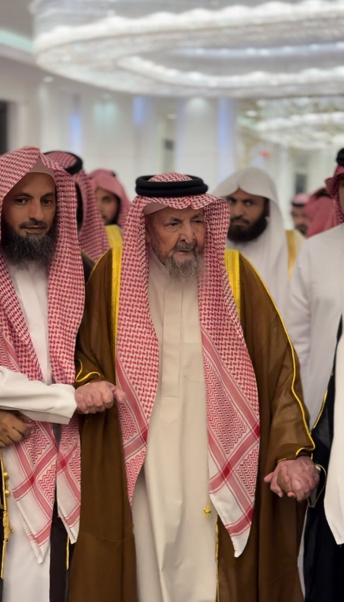 يرقد في مدينة الأمير: سلطان الطبية العسكرية بمدينة #الرياض ، الشيخ: فهيد بن عقاب العضياني،
( إثر وعكة صحية ).  لاتنسوه من دعائكم.