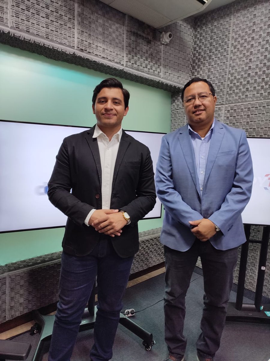 Ya estamos con #InvestigandoDeUNA, el programa de la <a href="/una_py/">Universidad Nacional de Asunción</a>, de 12 a 14 h, conducen 🎙️<a href="/MilsonGodoy/">Milson De Jesús Godoy Caballero</a> y el 🎙️Dr. Pedro Caballero con la producción general de <a href="/Haydeegaleano/">Haydée Galeano</a>

🔴 En Vivo por la #920AM 📻 bit.ly/3zcmS6r y por <a href="/ParaguayTVHD/">Paraguay TV</a> 📺paraguaytv.gov.py