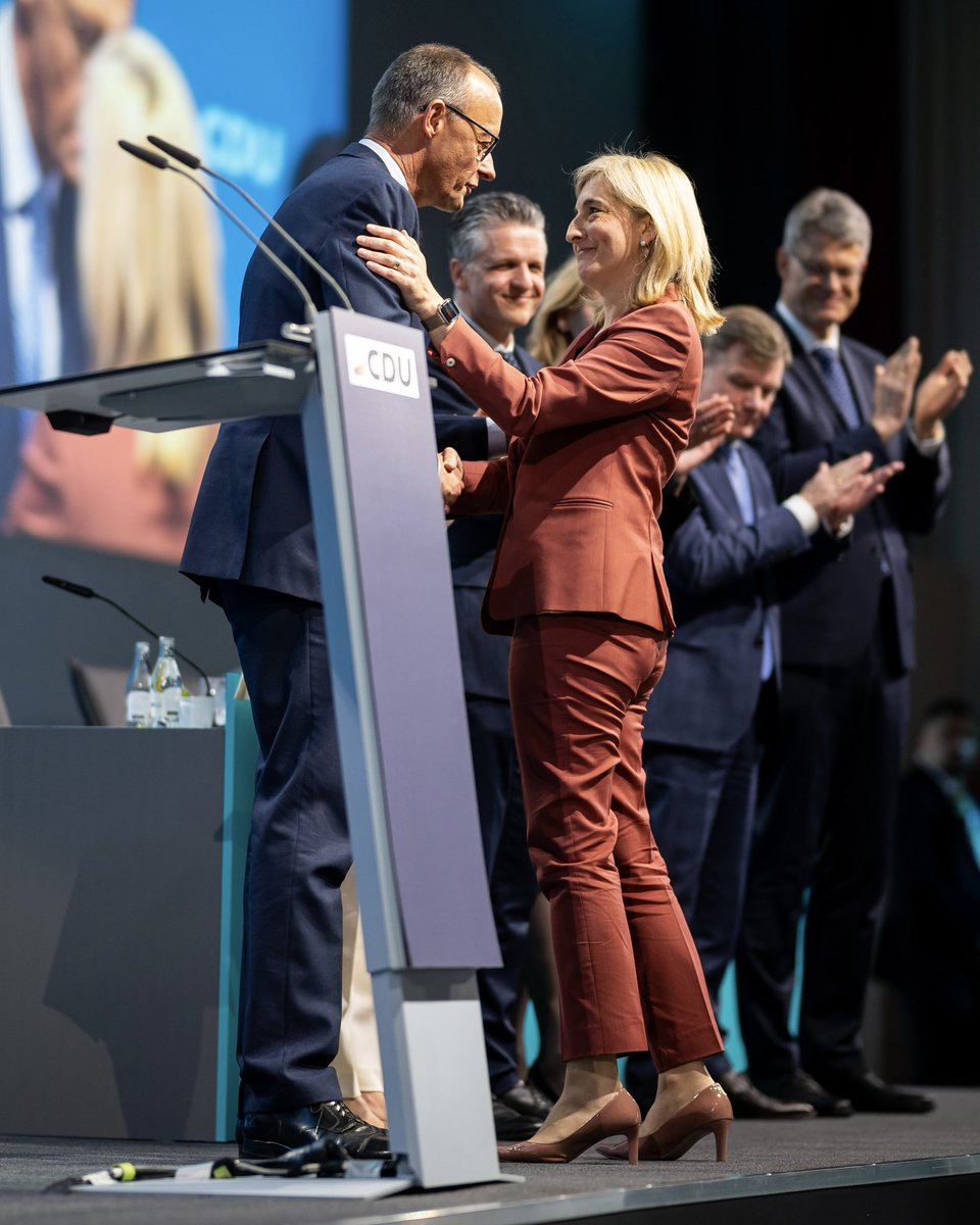 Friedrich Merz (@_friedrichmerz) on Twitter photo Herzlichen Glückwunsch, liebe Nina Warken, zu Deiner Wahl zur neuen Bundesvorsitzenden der <a href="/frauenunion/">Frauen Union</a>! Es freut mich, dass die Frauen Union auch weiterhin eine starke Stimme für die Anliegen von Frauen in der <a href="/CDU/">CDU Deutschlands</a> bleibt. Auf gute Zusammenarbeit! Herzlichen Glückwunsch, liebe Nina Warken, zu Deiner Wahl zur neuen Bundesvorsitzenden der <a href="/frauenunion/">Frauen Union</a>! Es freut mich, dass die Frauen Union auch weiterhin eine starke Stimme für die Anliegen von Frauen in der <a href="/CDU/">CDU Deutschlands</a> bleibt. Auf gute Zusammenarbeit!
