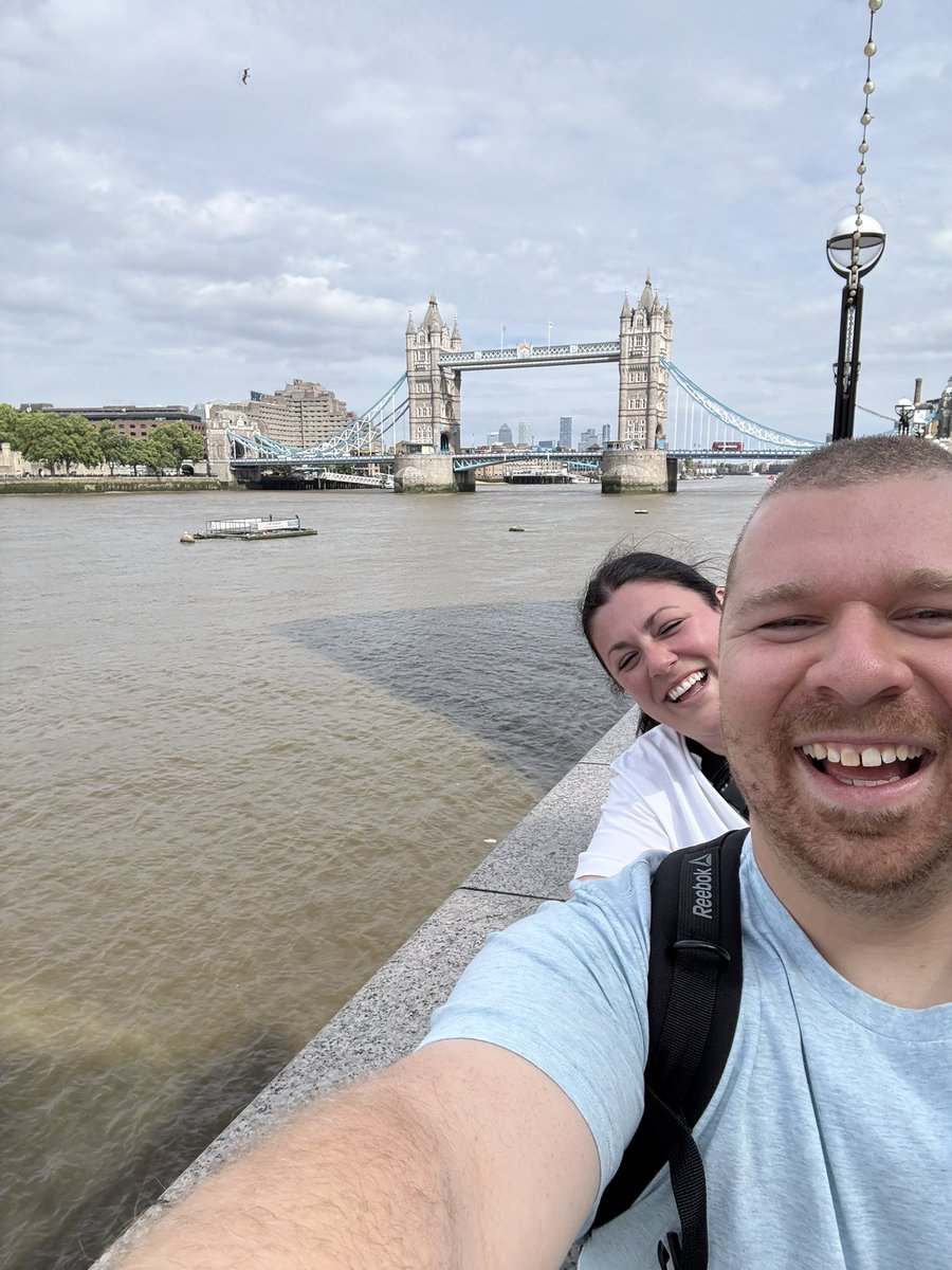 Eux ici ils n’ont pas manqué d’argent pour peinturer leur pont 😂