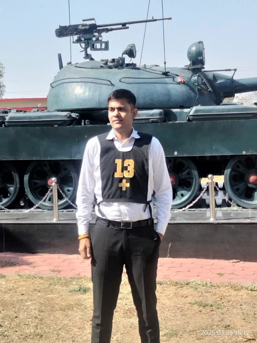 बहुत बहुत बधाई 
विराटनगर के ग्राम साईवाड निवासी बड़े भाई संजय वशिष्ठ जी के सुपुत्र हमारे लाडले भतीजे मयूर वशिष्ठ का भारतीय थल सेना में लेफ्टिनेंट पद पर अंतिम चयन होने पर हार्दिक बधाई और शुभकामनाएं 
आप भारतीय सेना में हमारे विराटनगर विधानसभा का नाम रोशन करते रहे, पूरे विराटनगर