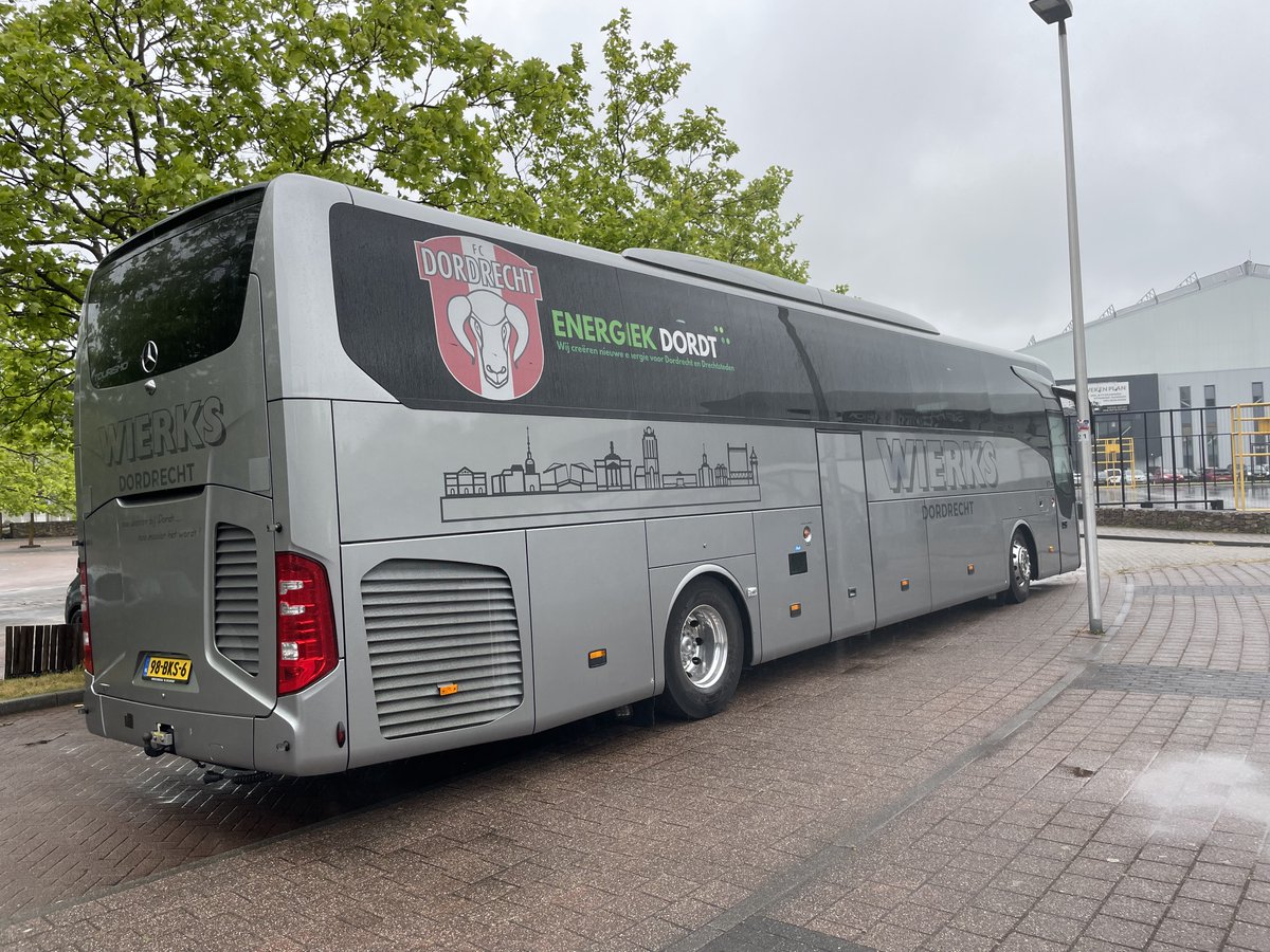 Vandaag is <a href="/fcdordrechtnl/">FC Dordrecht</a> te gast bij 𝐅𝐥𝐞𝐭𝐜𝐡𝐞𝐫 𝐄𝐭𝐭𝐞𝐧-𝐋𝐞𝐮𝐫 ter voorbereiding op de return tegen Willem II in de halve finale van de play-offs om promotie naar de Eredivisie.

Wij wensen het team veel succes 💪

#WILDOR #fcdordrecht #playoffs #willemII #tilburg