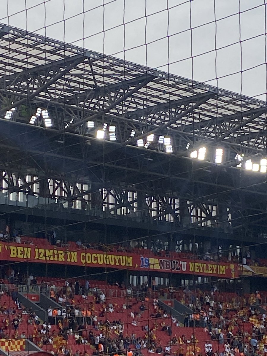 Düşmanlarını sikeyim <a href="/Goztepe/">Göztepe Spor Kulübü</a>  ✋