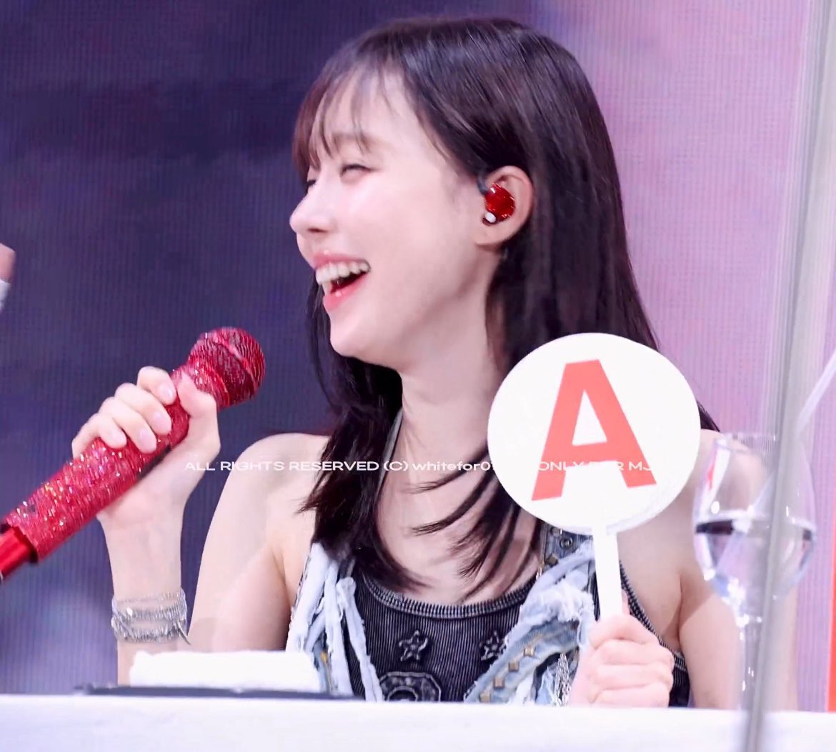 ae_snowflake's tweet image. 😆A                                  🤨B

ウィンターの豊かな表情本当に魅力的すぎ🥹🥹🥹🫶🫶🫶