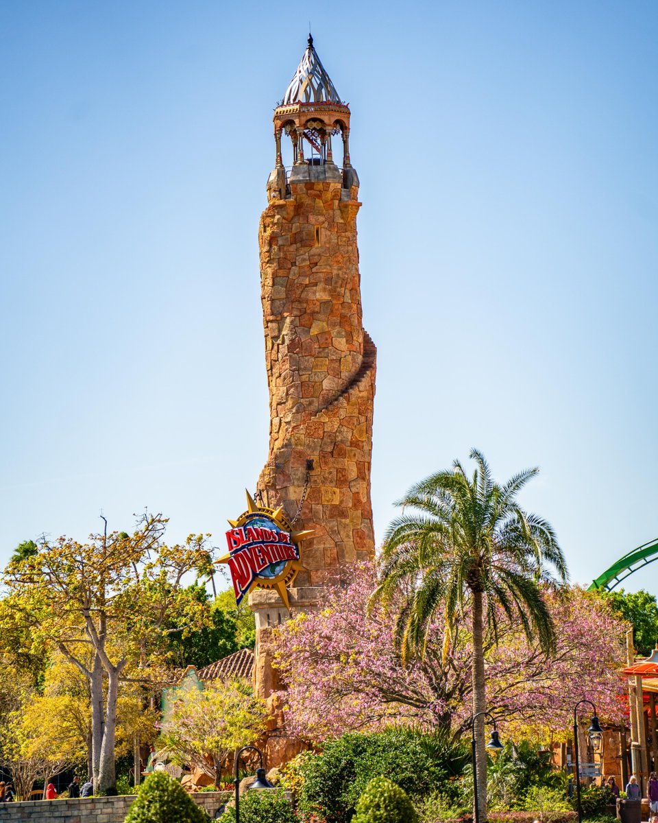 UniversalORL's tweet image. Four parks, four icons 🤩