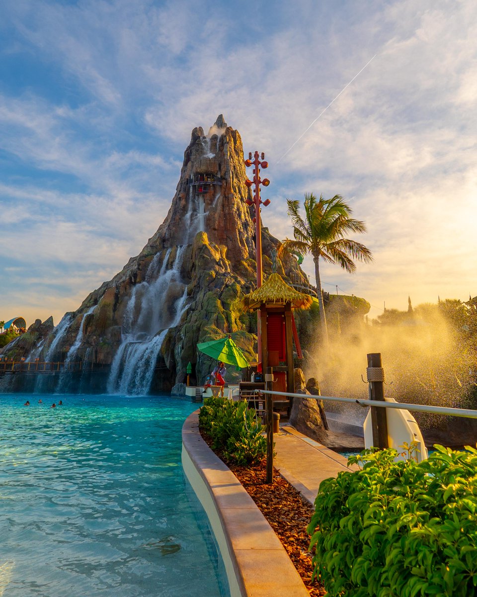 UniversalORL's tweet image. Four parks, four icons 🤩