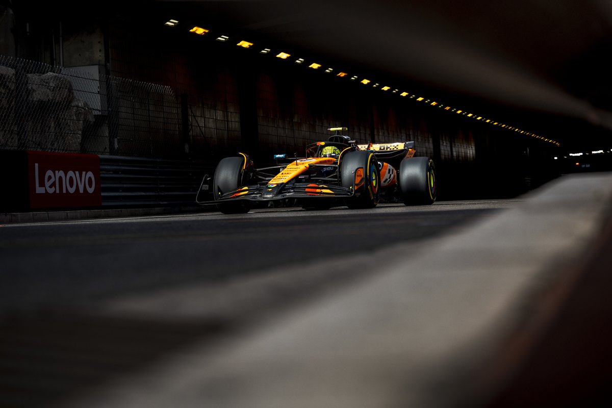 TearOffFR's tweet photo. 🟣 LANDO NORRIS S'EMPARE DU NOUVEAU RECORD DE LA PISTE À MONACO ! ⏱️

1:10.125 -> Nouveau record de Lando Norris, précédemment détenu par Lewis Hamilton en 2019.

#F1 #MonacoGP