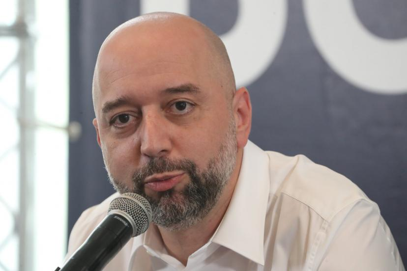 - Je l'avais dit : Bordeaux sera champion d'Europe avant 2030.

- Mais Gérard, c'est du rugby là.

- Ne jouez pas sur les mots.