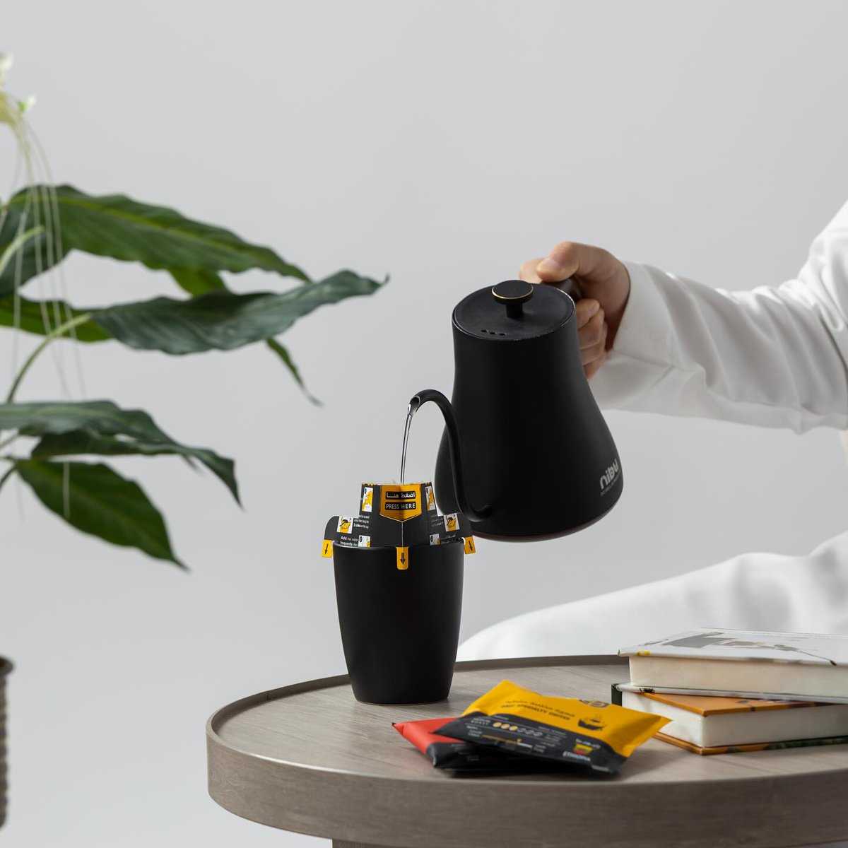 ظرف واحد وتتقهوى قهوه مختصة بدون ولا أداة!
كولومبي؟ إثيوبي؟ مزن جابتهم لك بطريقة مختصرة، بس نفس الطعم الفاخر🤎🌟
. MOZZN.SA
.
#قهوة_مزن #قهوة_مختصة #قهوة_مختصرة #مزاج_القهوة #قهوتك_بظرف #مزاج_اليوم #بدون_أدوات #قهوة_سريعة #قهوتي_في_يدي #قهوة_وانجز #قهوة_عالسريع