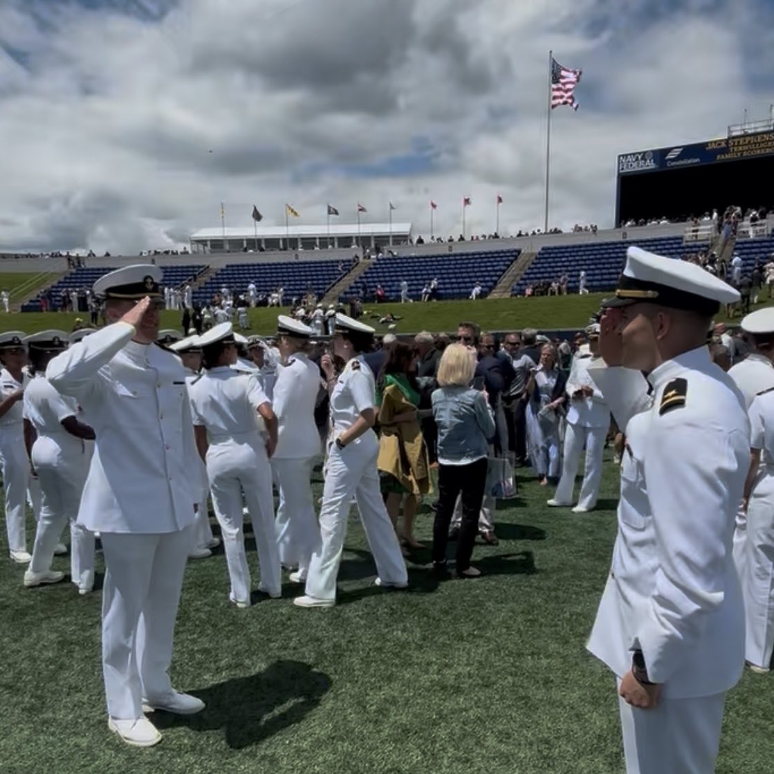 _willash's tweet image. Amazing moment. Proud to witness ENS Carter Ash receive his #FirstSalute from @NavyMLax teammate MIDN A.J. Marsh. ⚓️🇺🇸