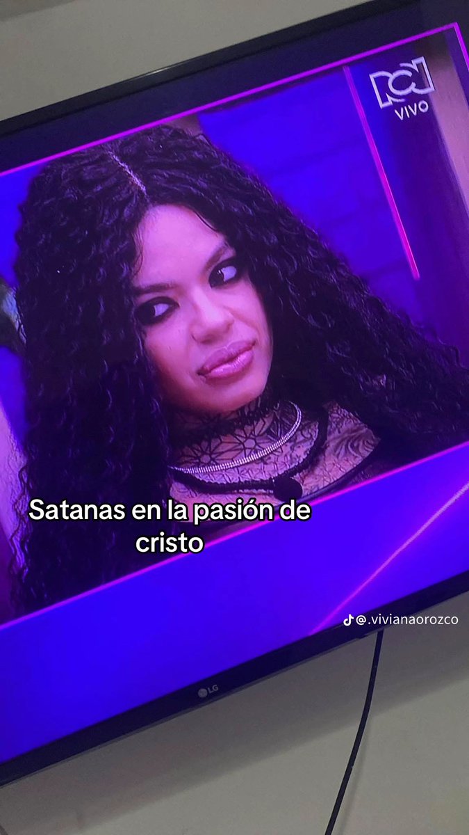 Jajajaja igualita pobre hijo menos mal no lo crío. #LaCasaDelLosFamososCol #LaCasaDeLosFamososCol2 #LaCasaDeLosFamosoCol