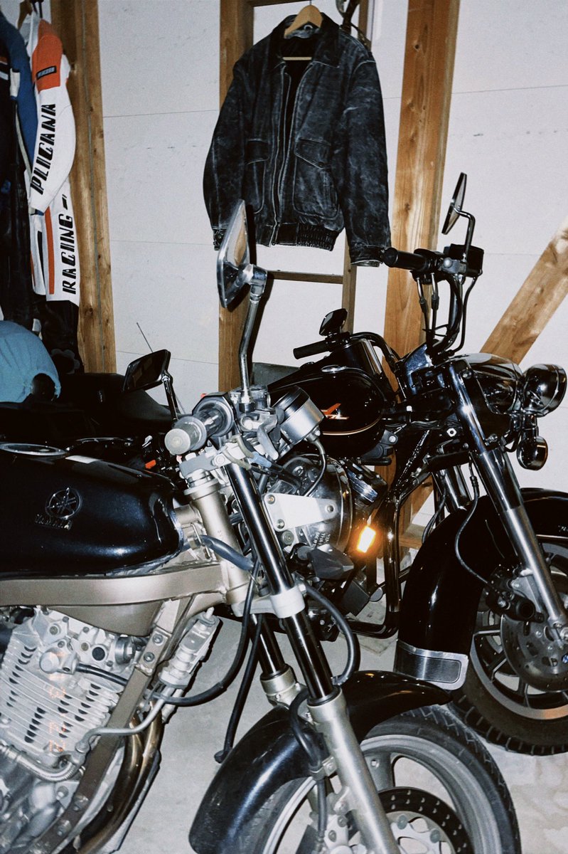 父のライダース

 #Harley-Davidson #roadking #YAMAHA #srx400 #バイク女子  #バイク好きと繋がりたい