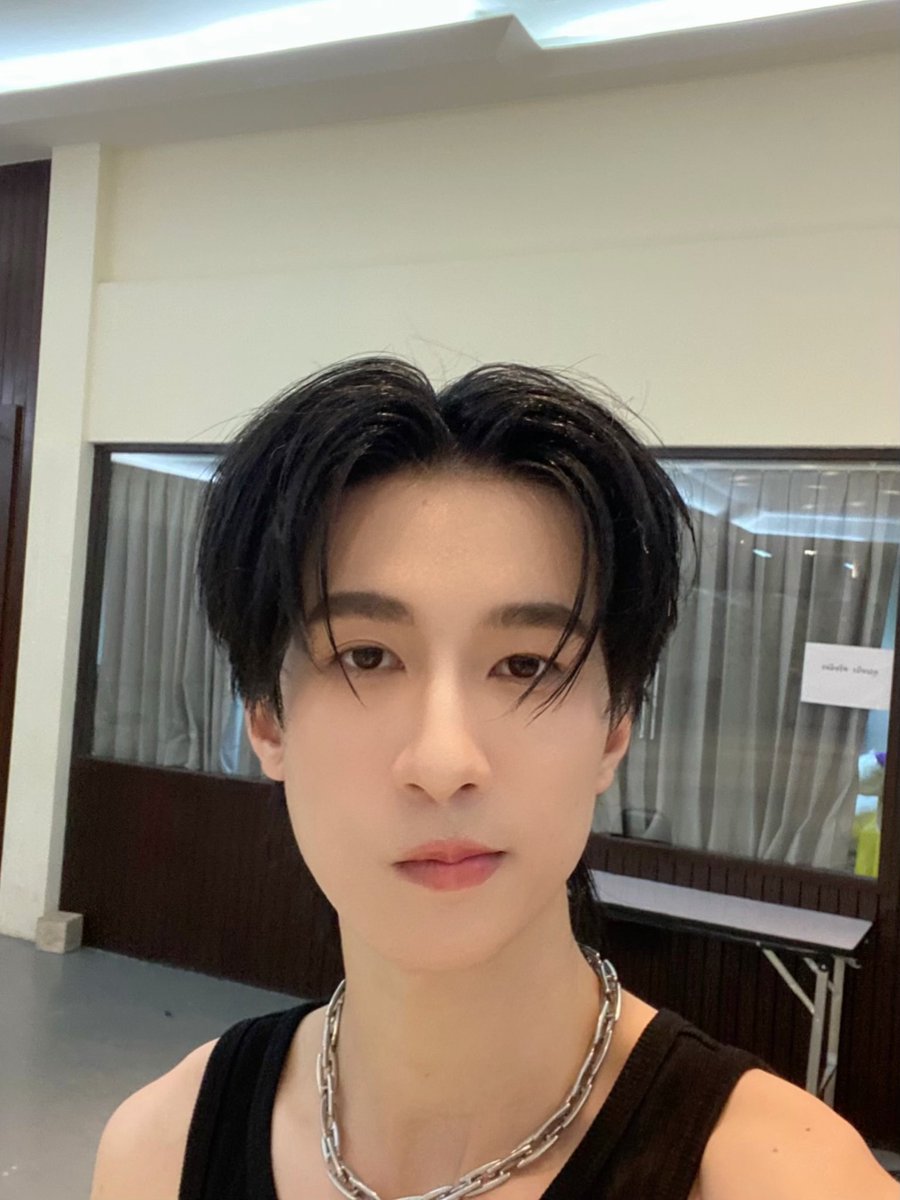 jo_oewoo's tweet photo. ขอบคุณทุกคนนะครับ ที่มาส่งแรงเชียร์ แรงใจให้กำลังใจพวกเราและmutเพชรบุรี นะครับ เดินทางกลับปลอดภัยนะครับ แวะทานข้าวกันด้วยน้าาครับ🤗🤗

#joker_zolar #ZOLAR https://t.co/jbLvrHmebo