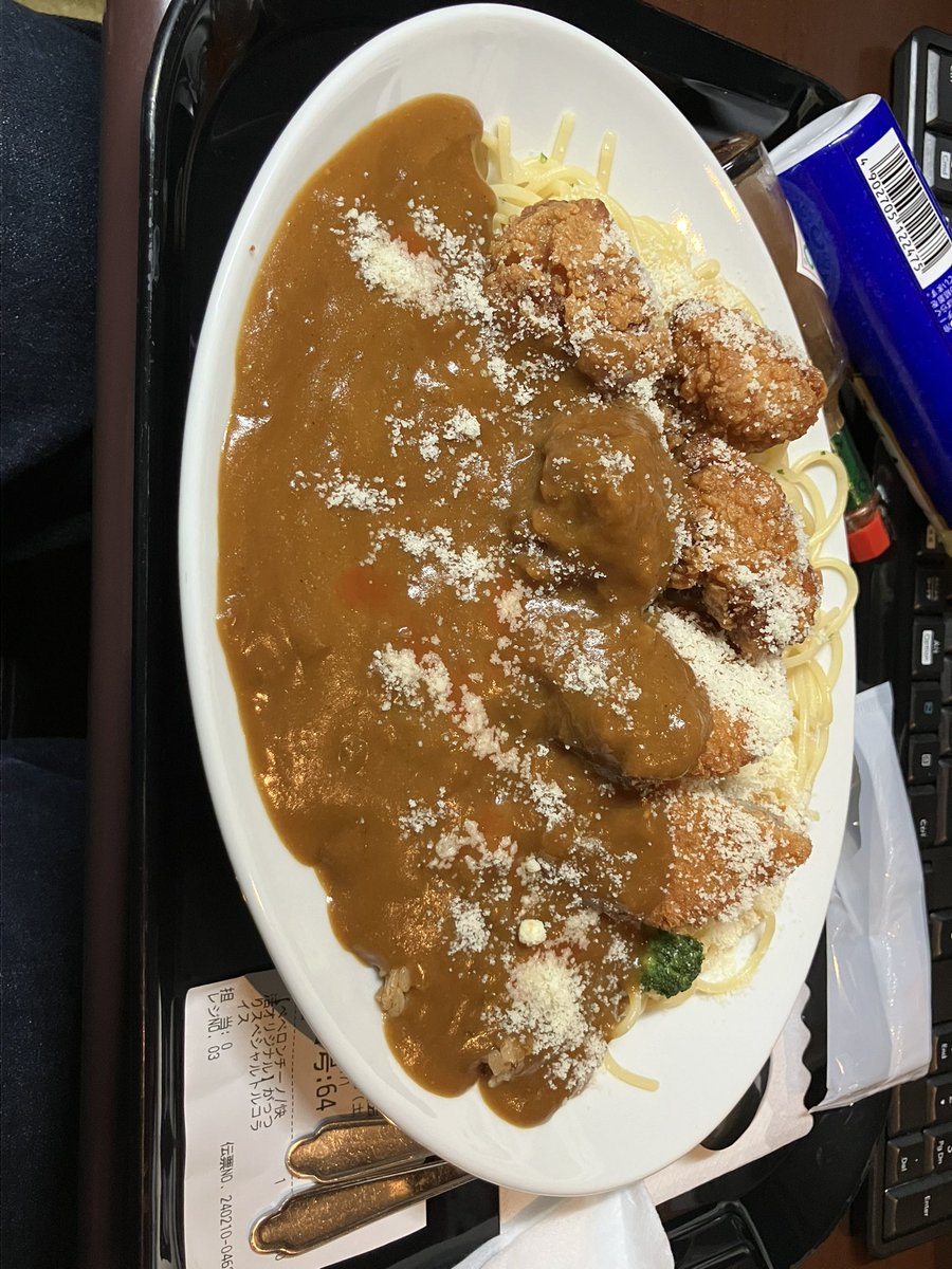 #これを見た人は無言でカレーの画像を貼る