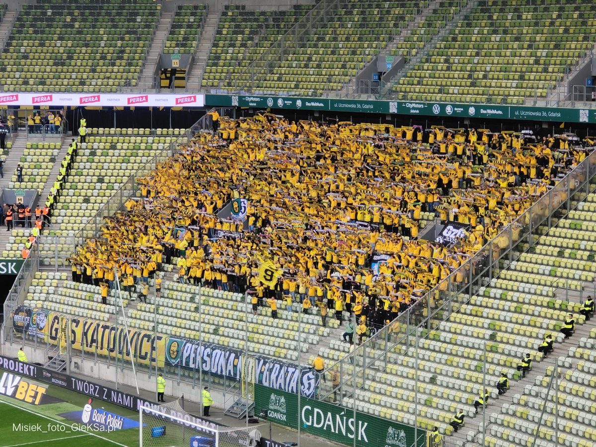 MiskaPatryk's tweet image. Kibice GieKSy obecni w Gdańsku #GieKSaTwitter