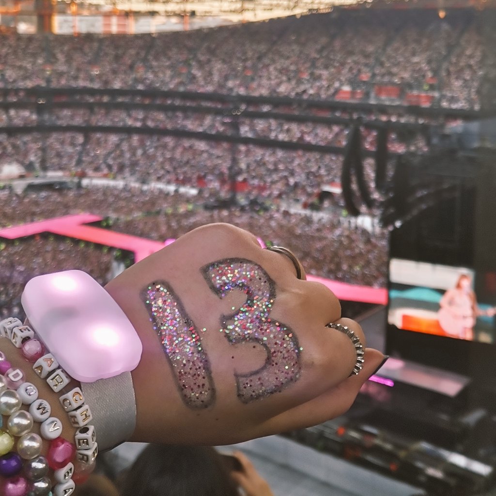 cowboylikedii's tweet photo. one year ago... #comebackbehere https://t.co/qmfQJM8Qwj