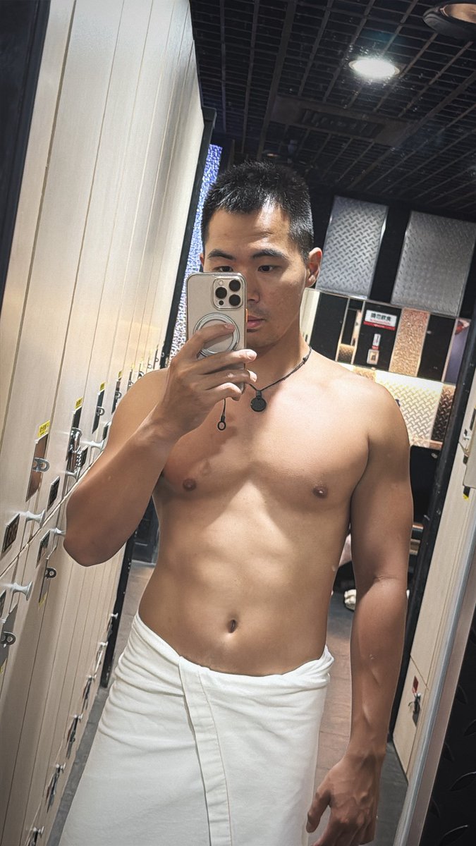 努力練成巨巨😆😆😆
有人也在台北世界的嗎？
可以一起練😍😍😍