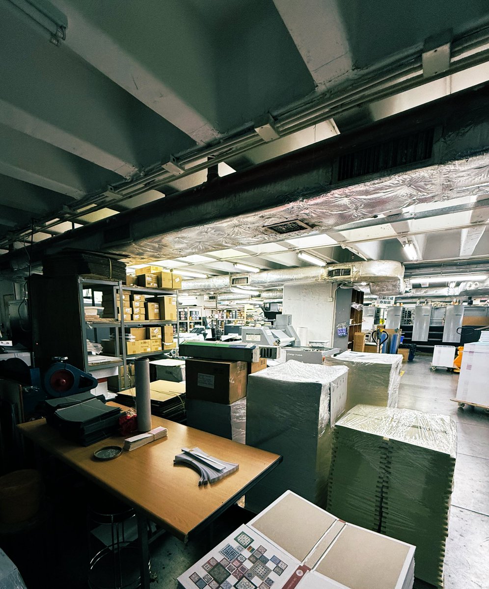 “It hurts, honey” Artbook 2nd batch sample printing updates
We are working with a trusted local print shop and have a site visit today ❤️

-Holographic prints will be added matt finishing ❤️