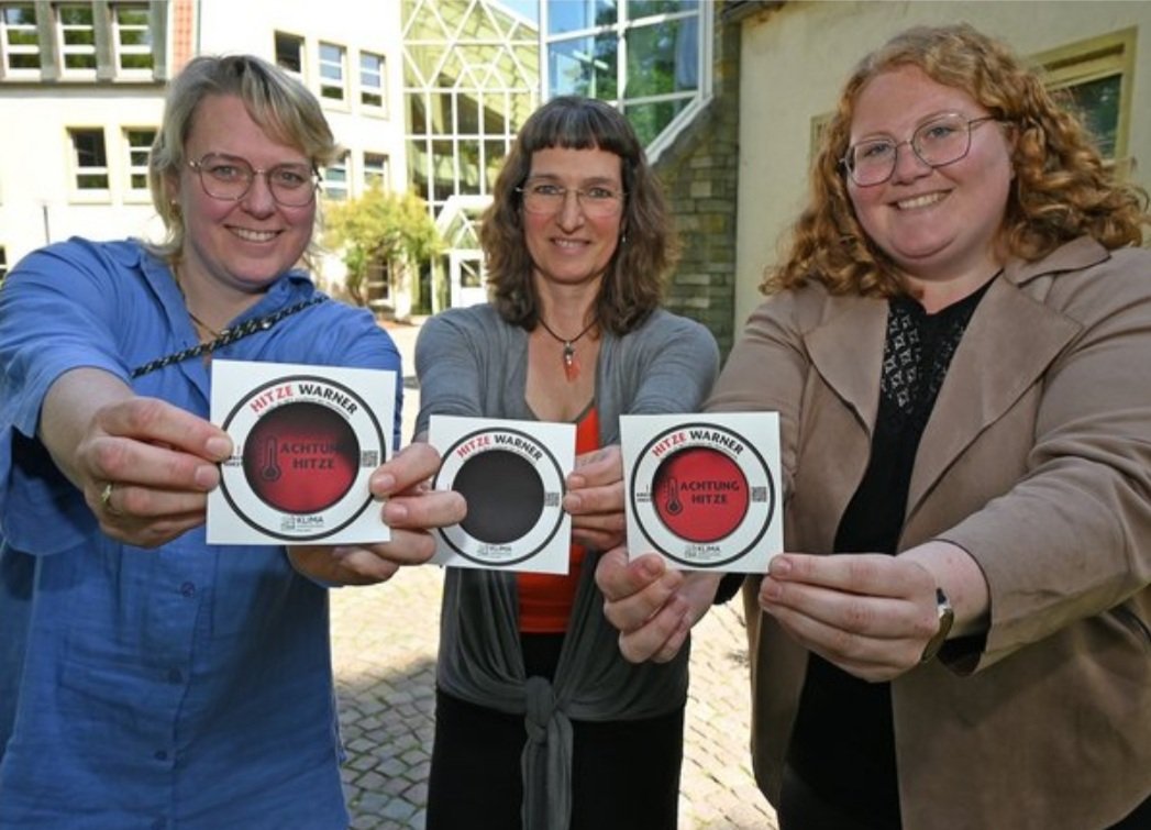 Über Spanien lacht die Sonne, über Deutschland die Welt 😂🌞

"Die Klimaanpassungsstelle vom Kreis Soest hat nun spezielle Aufkleber entwickelt, um Menschen vor Hitze zu warnen. Sie verändern ihre Farbe, sollte es in einem Raum wärmer als 28°C werden." 

#Steuergeldverschwendung