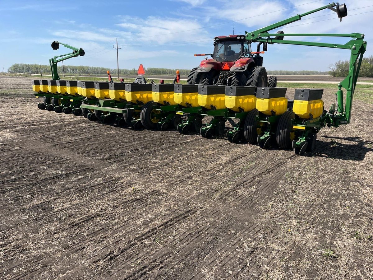 Manitoba Ag Days (@mbagdays) on Twitter photo What do your enjoy more? Seeding or planting?
#seeding25 #planting25 What do your enjoy more? Seeding or planting?
#seeding25 #planting25