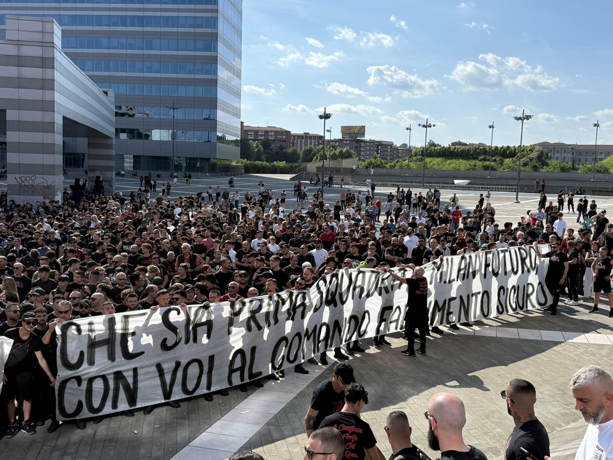 AC Milan Fans Stage Massive Protest Demanding Complete Leadership Overhaul AC Milan Fans Stage Massive Protest Demanding Complete Leadership Overhaul