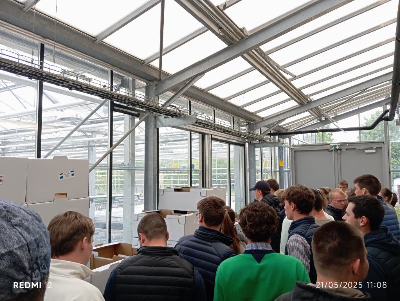 CfppaLeParaclet's tweet image. Mercredi matin: suite de notre tournée #BTSACD dans les #hautsdefrance avec nos collègues bretons de Caulnes.
👉Visite de la station du Comité Nord Plants de Pommes de terre à Achicourt (62), spécialisée en création variétale &amp;amp; en analyse de plants de PDT &amp;amp; de cultures in vitro🧐