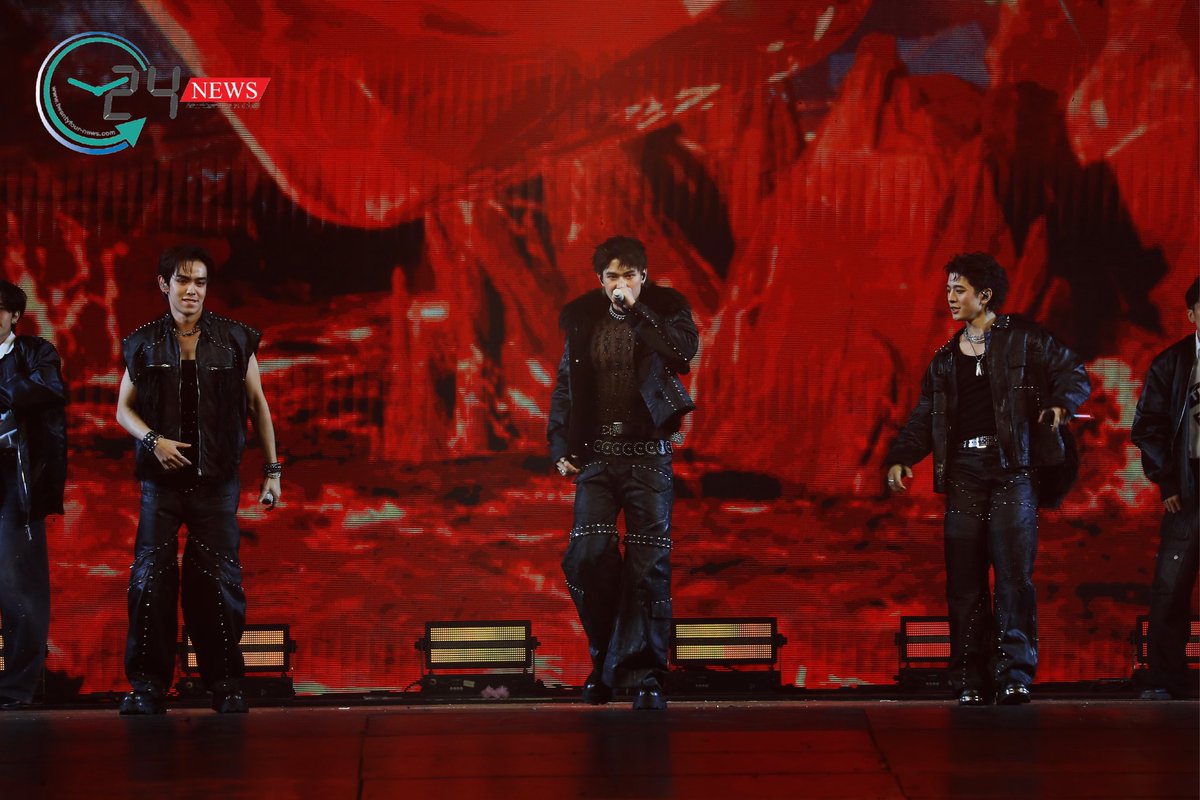 3 หนุ่ม #TRINITY_TNT บนเวที GOTCHAPOP 3

#GOTCHAPOP3xTRINITY
#GOTCHAPOP3