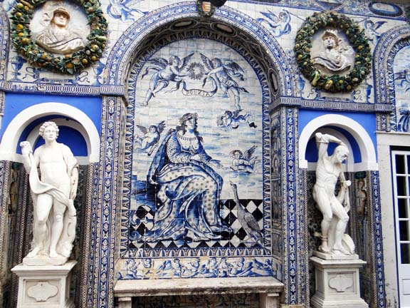 MizeraMichael's tweet image. The Fronteira palace is one of the most beautiful seventeenth-century monuments in Lisbon. It holds the largest collection of seventeenth-century azulejos (Portuguese tiles). It was built around 1670 and was used as a second residence and hunting lodge by the Mascarenhas family.