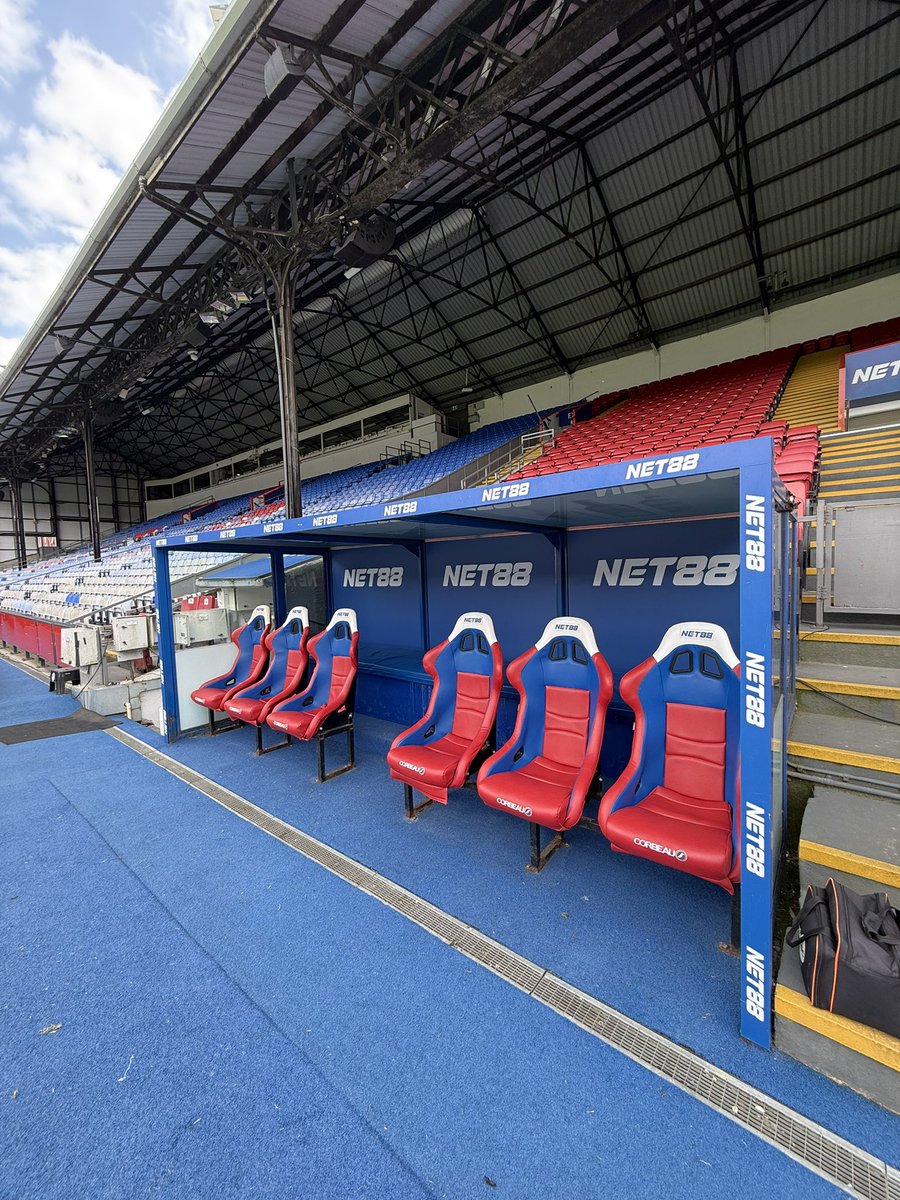 GeorgeOCoaching's tweet photo. On Thursday 22nd and Saturday 24th of May, I experienced my second ‘Play on the Pitch Day’ at Selhurst Park with the Palace for Life Foundation 🦅 https://t.co/5RdhJHBG2g