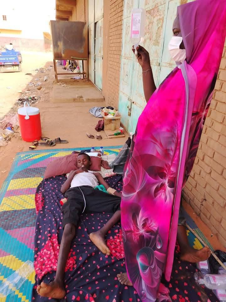 Health and Humanitarian Crisis Deepens in Khartoum Amid Cholera Outbreak.

On Saturday, the Health Minister reported that the recent surge in cholera cases in Khartoum now averages 700 cases/week over the past 4 weeks. He attributed the spread of the disease to deteriorating