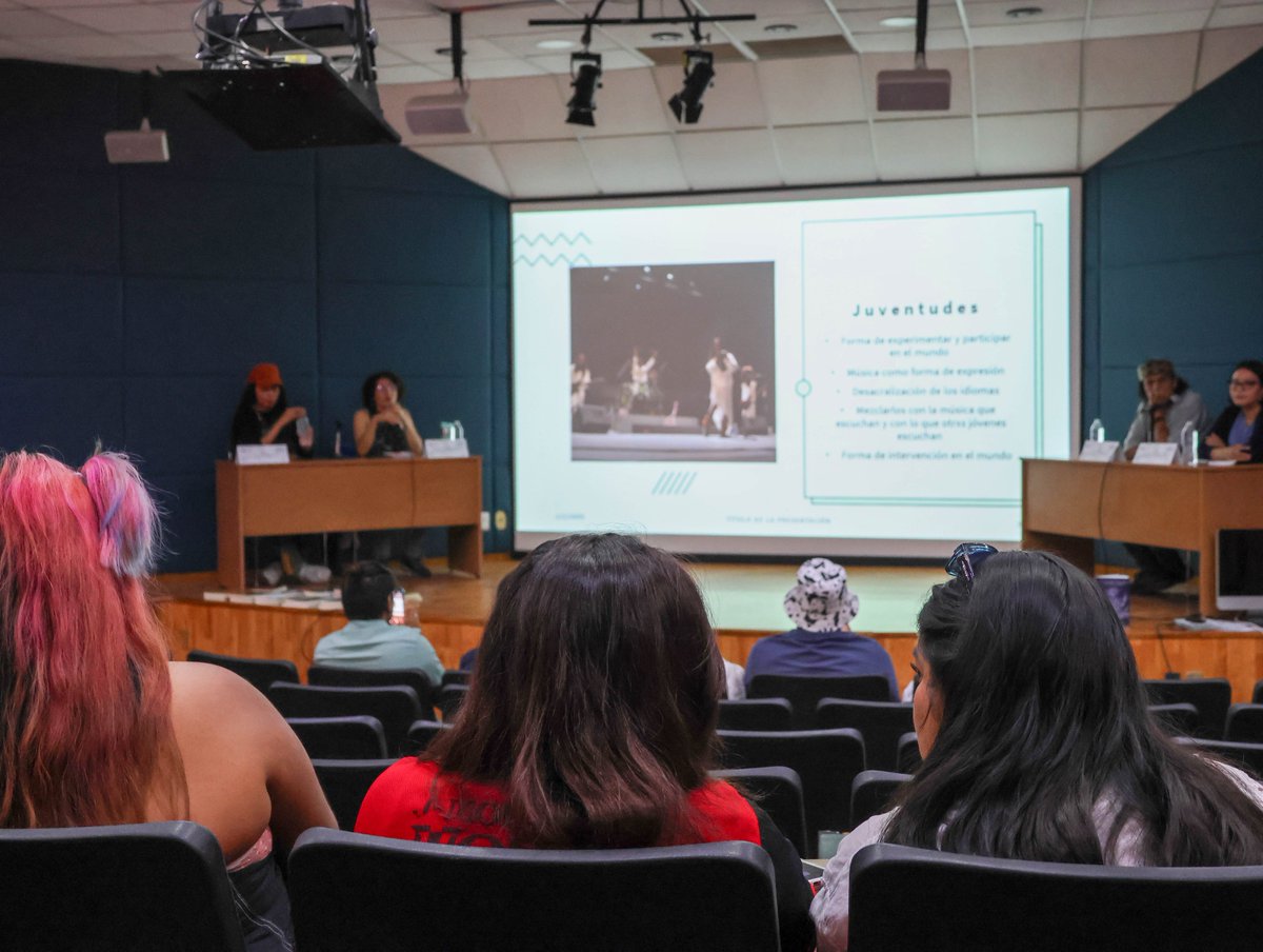 uamxoficial's tweet photo. 🎭✊ El arte, la palabra y la memoria tomaron fuerza en UAM Xochimilco durante el coloquio “Intermediaciones, Tensiones y Resistencias”.
#Intermediaciones #ResistenciasLatinoamericanas #UAMXochimilco #CIALC #CulturaYMemoria https://t.co/Daah0pVJeK