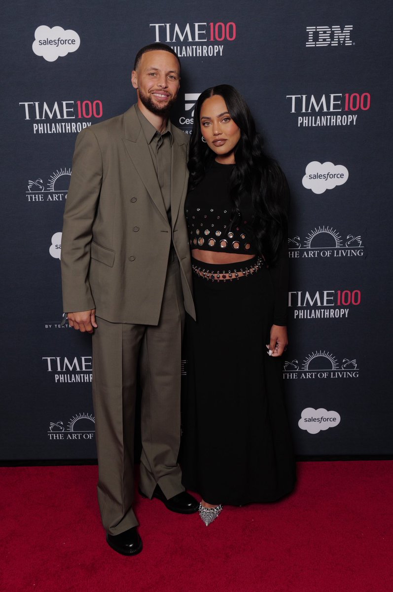 StephenCurry30's tweet image. Beyond grateful to our entire @eatlearnplay team, all of our donor, partners, and believers for supporting us since 2019. From early pandemic response to our focus on lifting up the next generation of Oakland students, this is a testament to our community and the work that is…