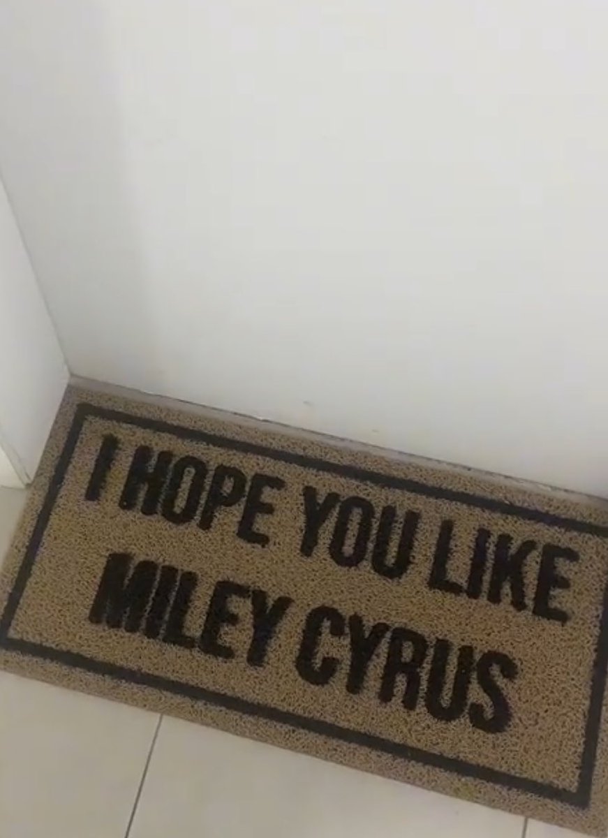 out of context hannah montana (@ochannahmontana) on Twitter photo 